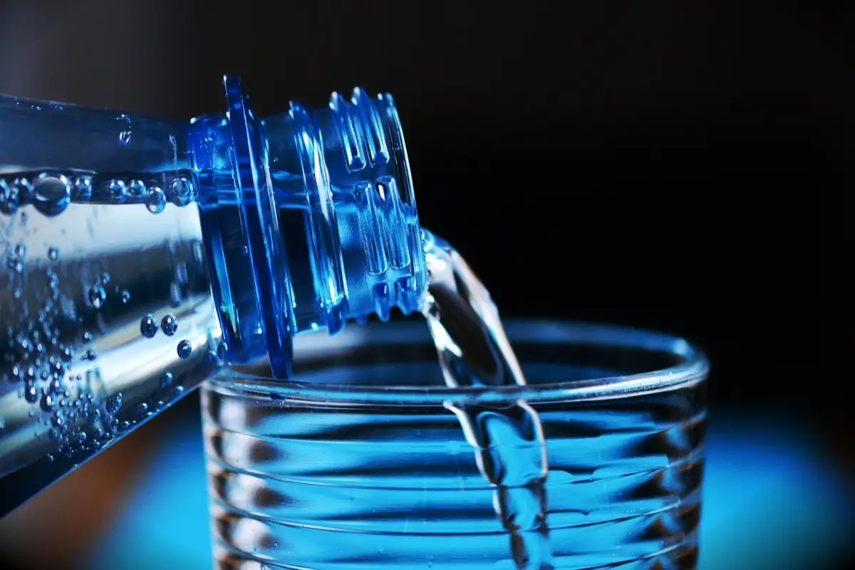 Bere tanta acqua: l'abitudine indispensabile secondo gli esperti per eliminare tossine e ritrovare energia 5 Immagine selezionata
