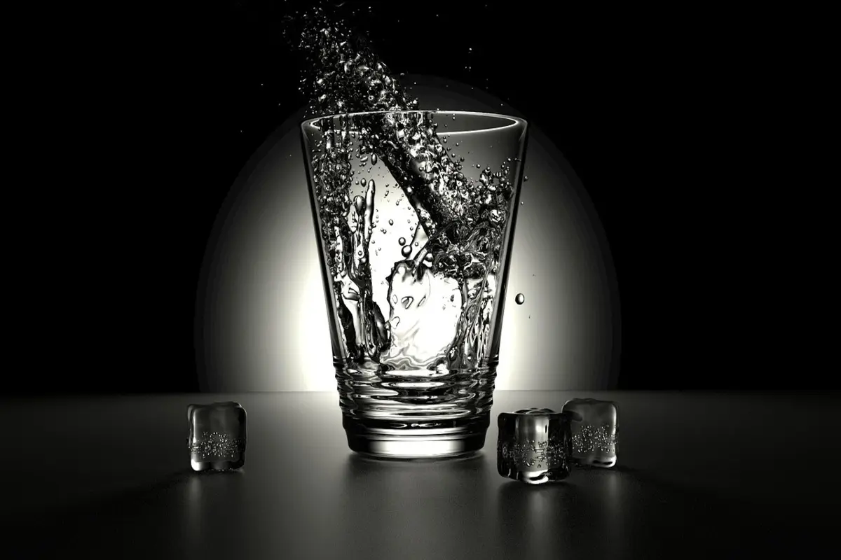 Bere tanta acqua: l'abitudine indispensabile secondo gli esperti per eliminare tossine e ritrovare energia 2 Immagine selezionata