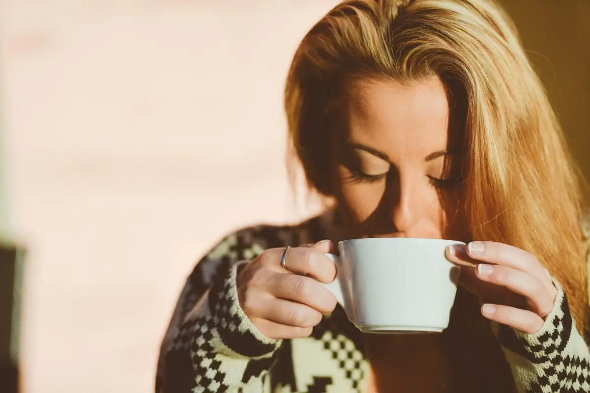 Bere tanta acqua: l'abitudine indispensabile secondo gli esperti per eliminare tossine e ritrovare energia 4 Immagine selezionata