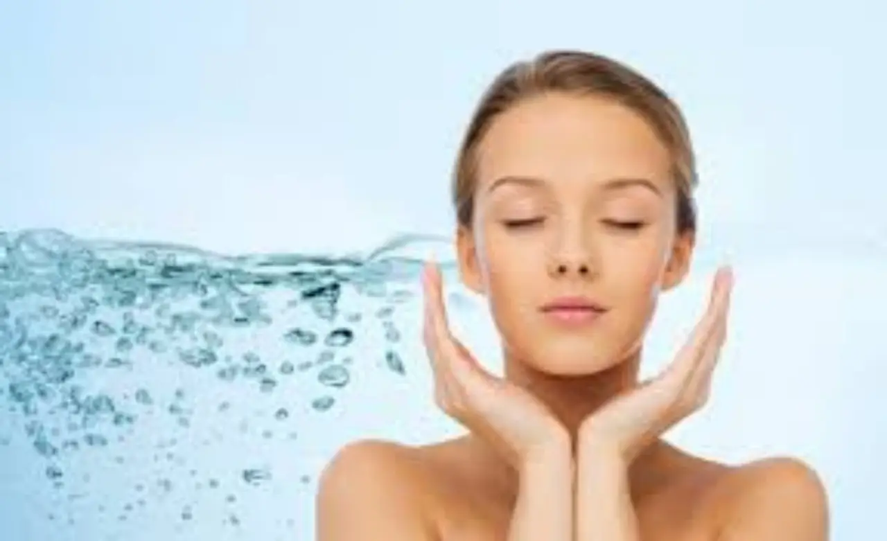 Scopri l’olio segreto anti-età: l'effetto lifting naturale grazie al collagene 1 Scopri l’olio segreto anti-età: l'effetto lifting naturale grazie al collagene