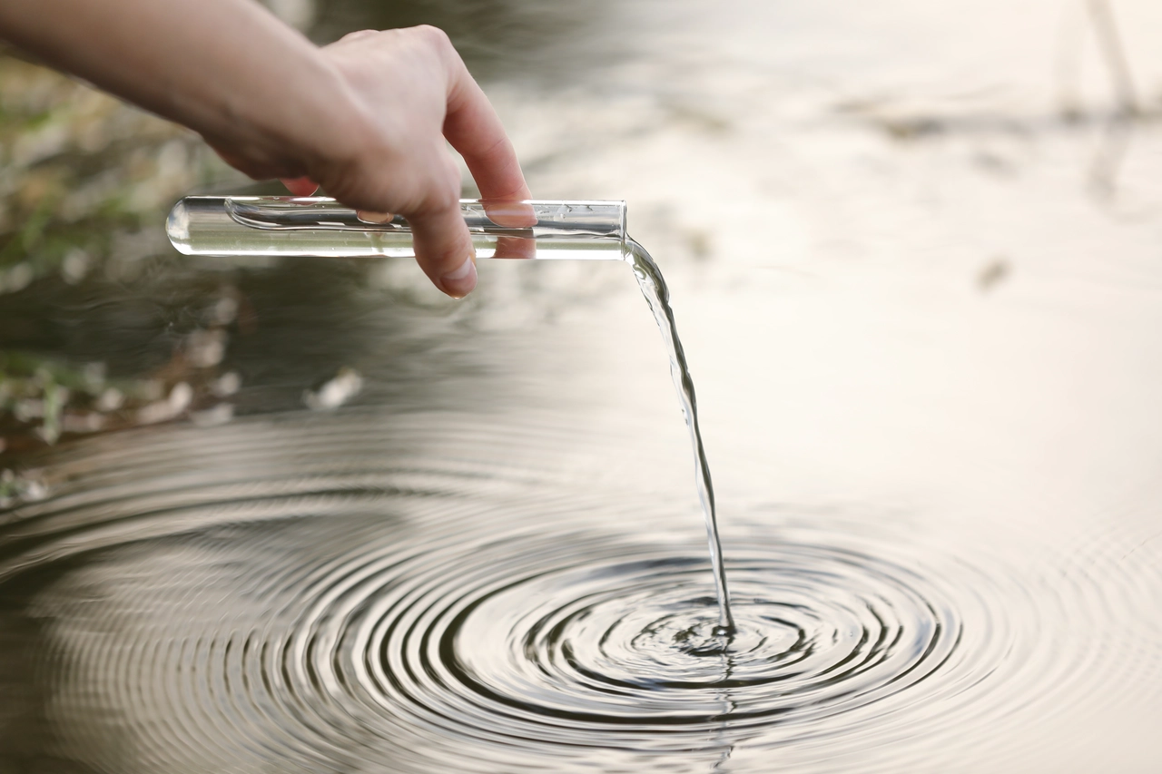 Allarme acqua contaminata: ritirate migliaia di bottiglie di una marca famosa! 2 Allarme acqua contaminata: ritirate migliaia di bottiglie di una marca famosa!