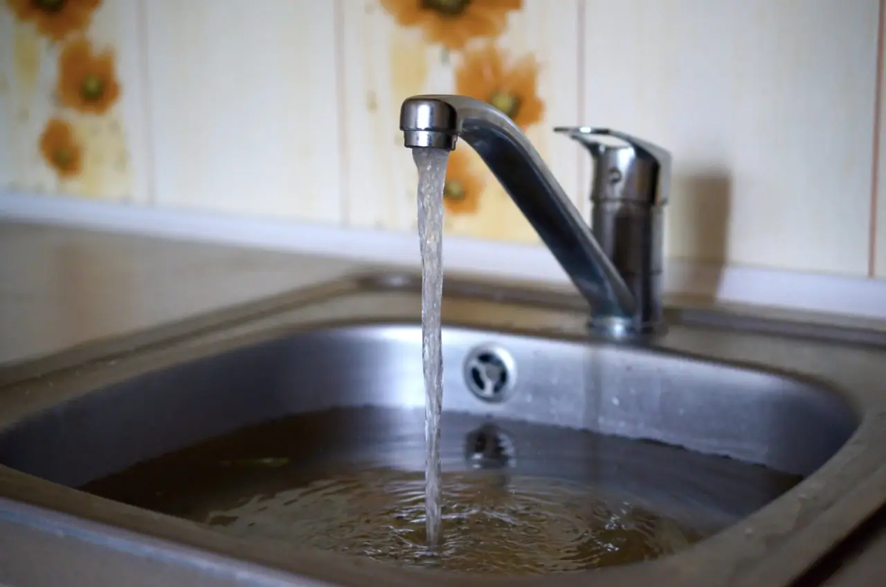 Allarme acqua contaminata: ritirate migliaia di bottiglie di una marca famosa! 5 Immagine selezionata